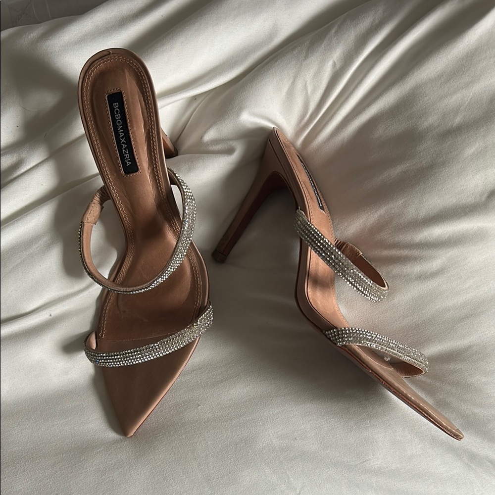 BCBGMAXAZRIA Women's Tan Stiletto Heels